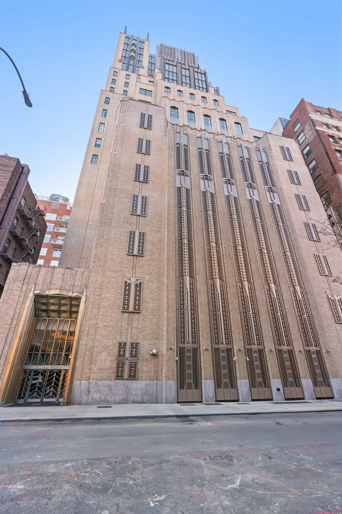 212 W 18th Street New York City NY 10011