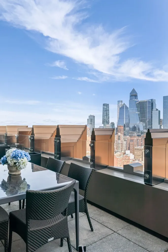 212 W 18th Street New York City NY 10011