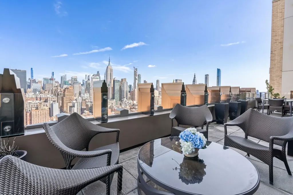 212 W 18th Street New York City NY 10011