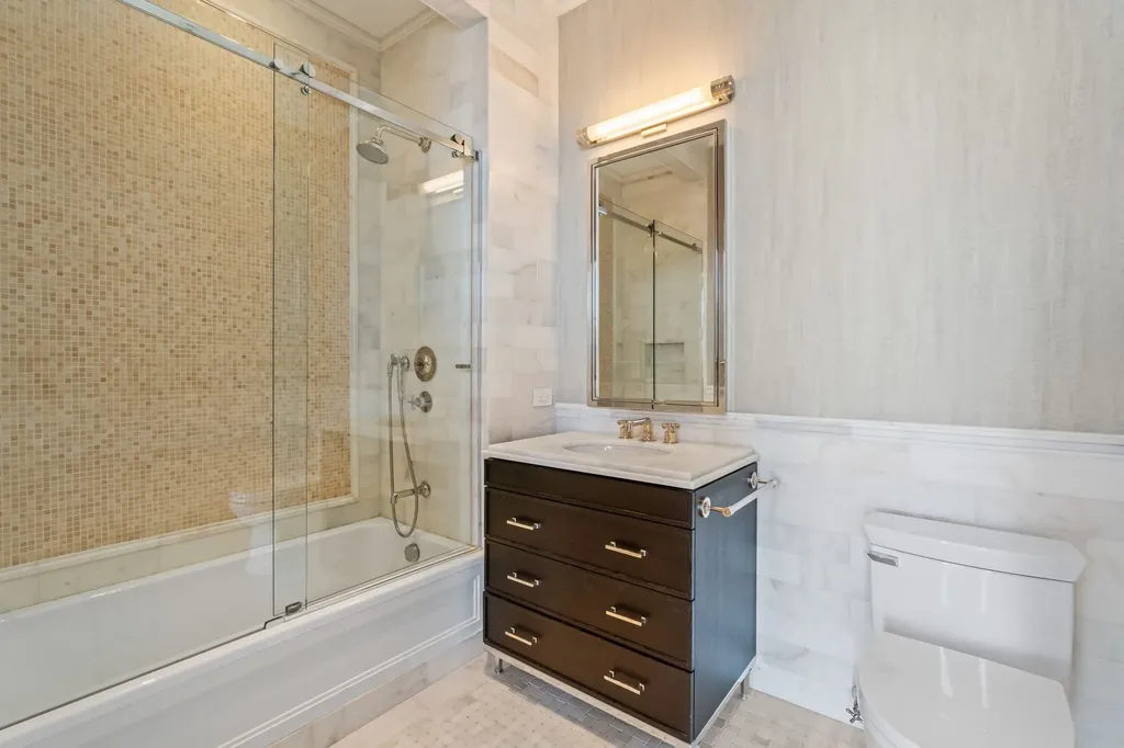 212 W 18th Street New York City NY 10011