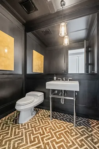 212 W 18th Street New York City NY 10011