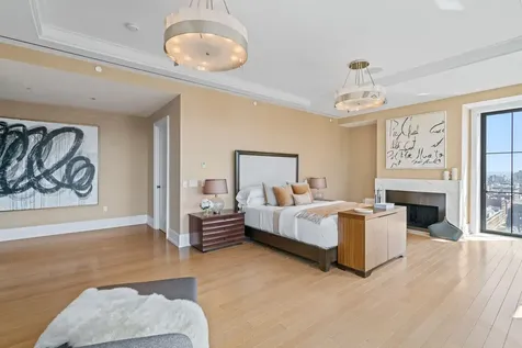 212 W 18th Street New York City NY 10011