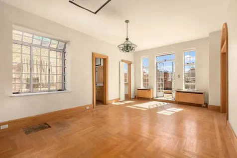 60 Gramercy Park N New York City NY 10010