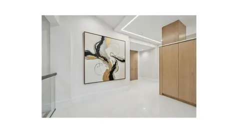155 E 72nd Street New York City NY 10021