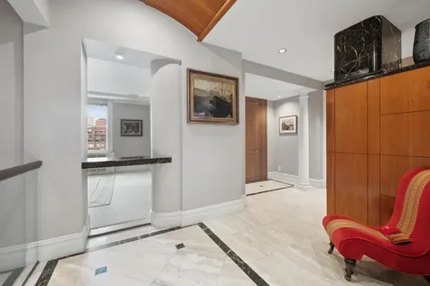 155 E 72nd Street New York City NY 10021