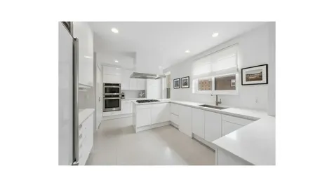 155 E 72nd Street New York City NY 10021