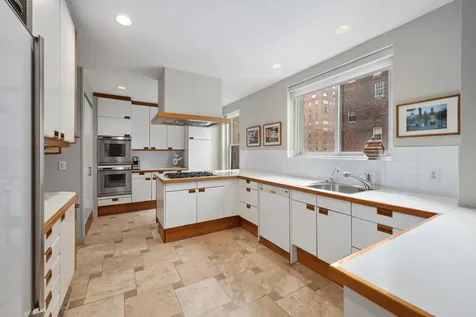 155 E 72nd Street New York City NY 10021