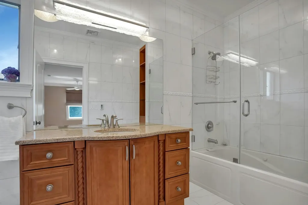 5 Boulevard New York City NY 11357