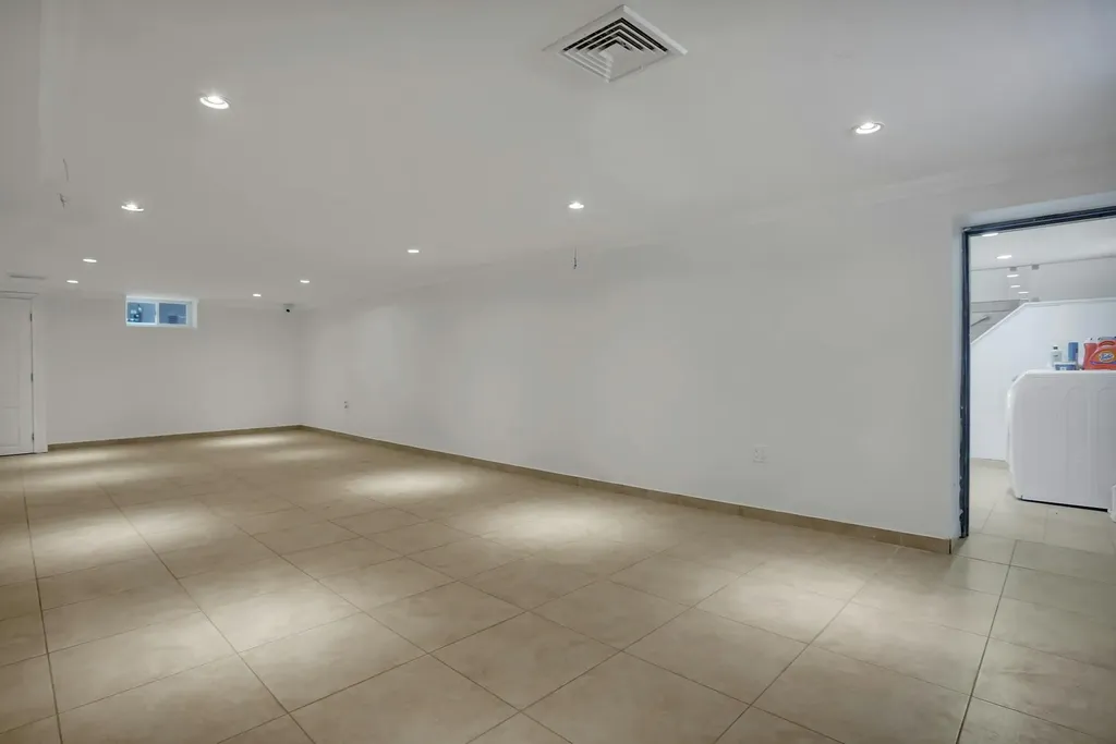 5 Boulevard New York City NY 11357