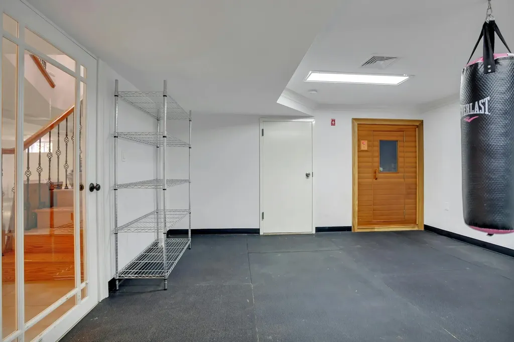5 Boulevard New York City NY 11357