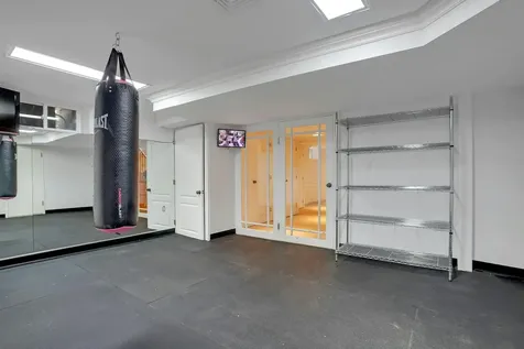 5 Boulevard New York City NY 11357