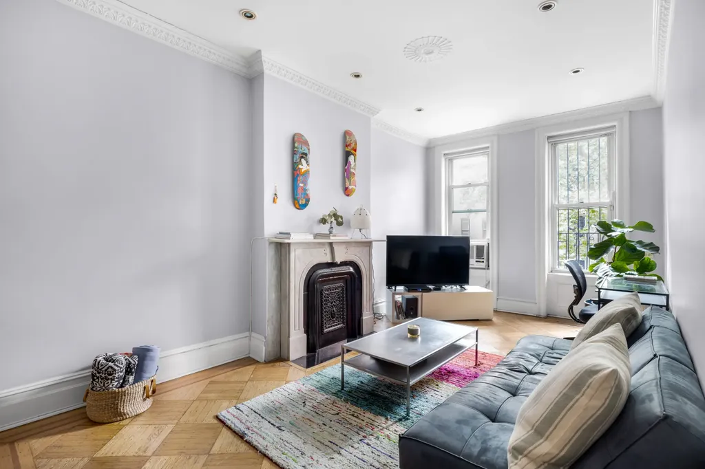 186 E 75th Street New York City NY 10021