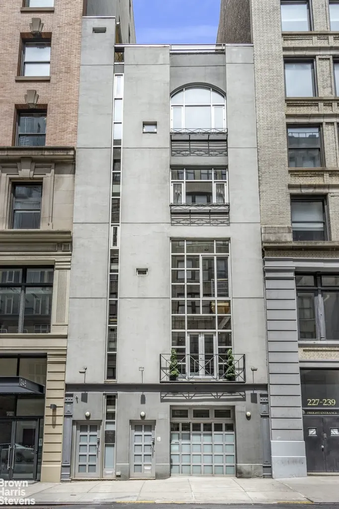 241 W 17th Street New York City NY 10011