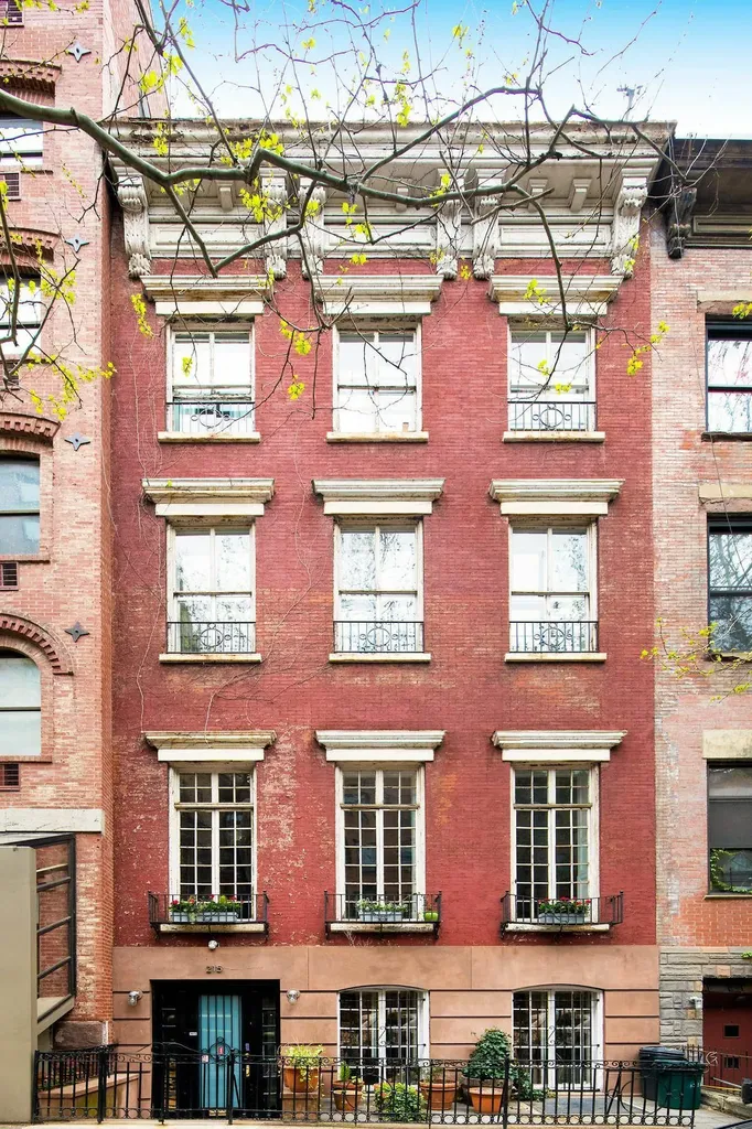 215 E 12th Street New York City NY 10003