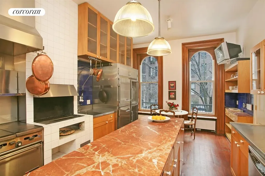 406 E 50th Street New York City NY 10022