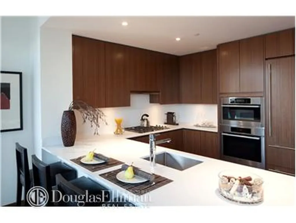 400 5th Avenue New York City NY 10016