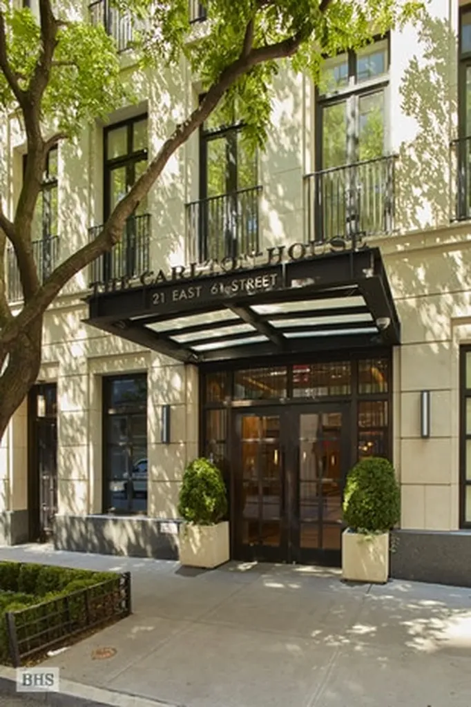 21 E 61st Street New York City NY 10065