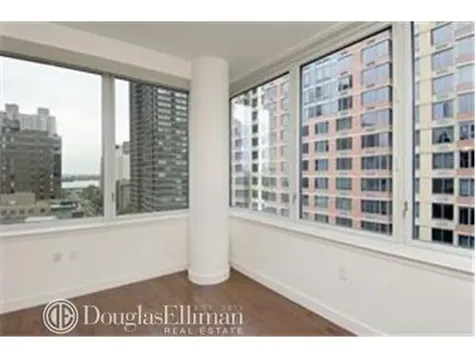 225 E 34th Street New York City NY 10016