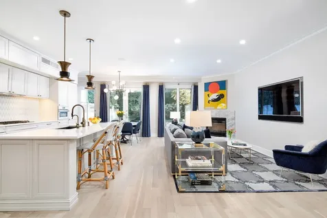 206 E 73rd Street New York City NY 10021