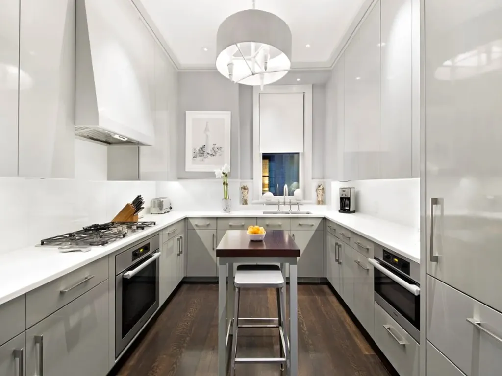 907 5th Avenue New York City NY 10021