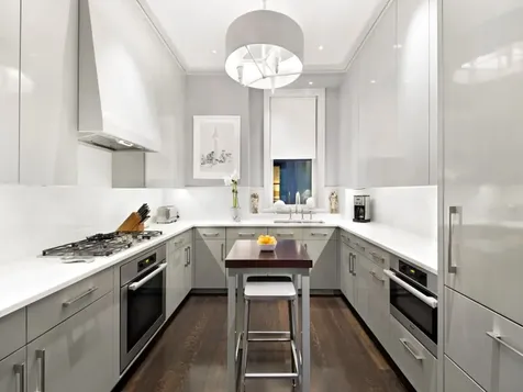 907 5th Avenue New York City NY 10021