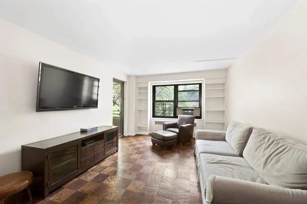 210 E Broadway New York City NY 10002
