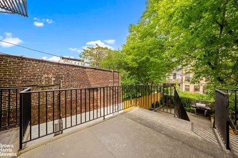 521 Decatur Street New York City NY 11233