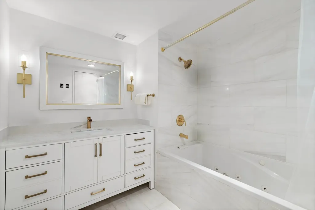 721 5th Avenue New York City NY 10022