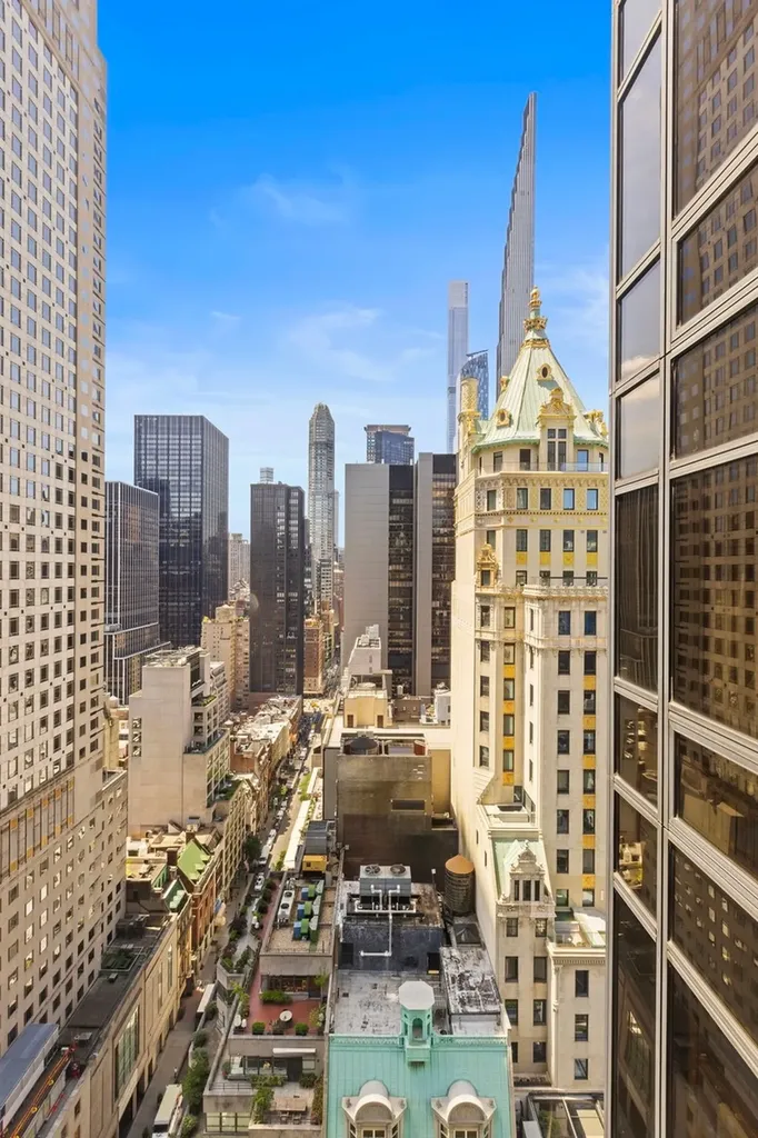 721 5th Avenue New York City NY 10022