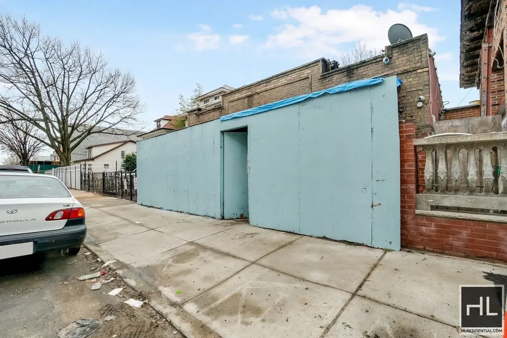 2724 Clarendon Road New York City NY 11226