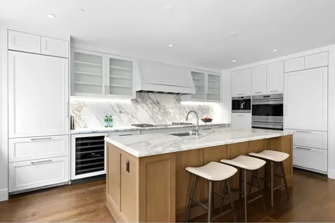 220 E 20th Street New York City NY 10003