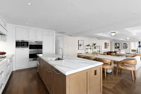220 E 20th Street New York City NY 10003
