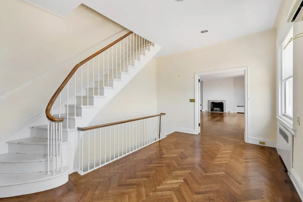 1 E End Avenue New York City NY 10075
