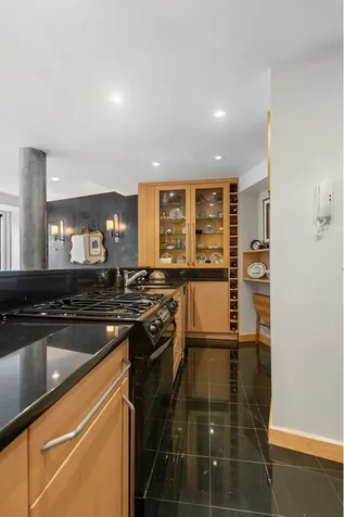 870 5th Avenue New York City NY 10065