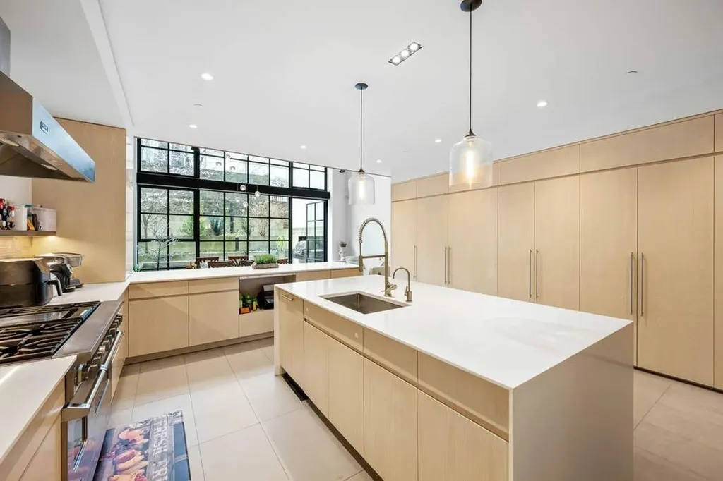 328 W 108th Street New York City NY 10025