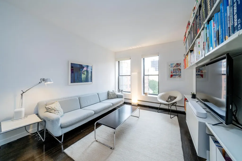 661 10th Avenue New York City NY 10036