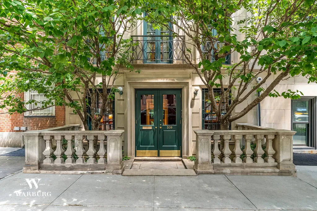 209 E 72nd Street New York City NY 10021