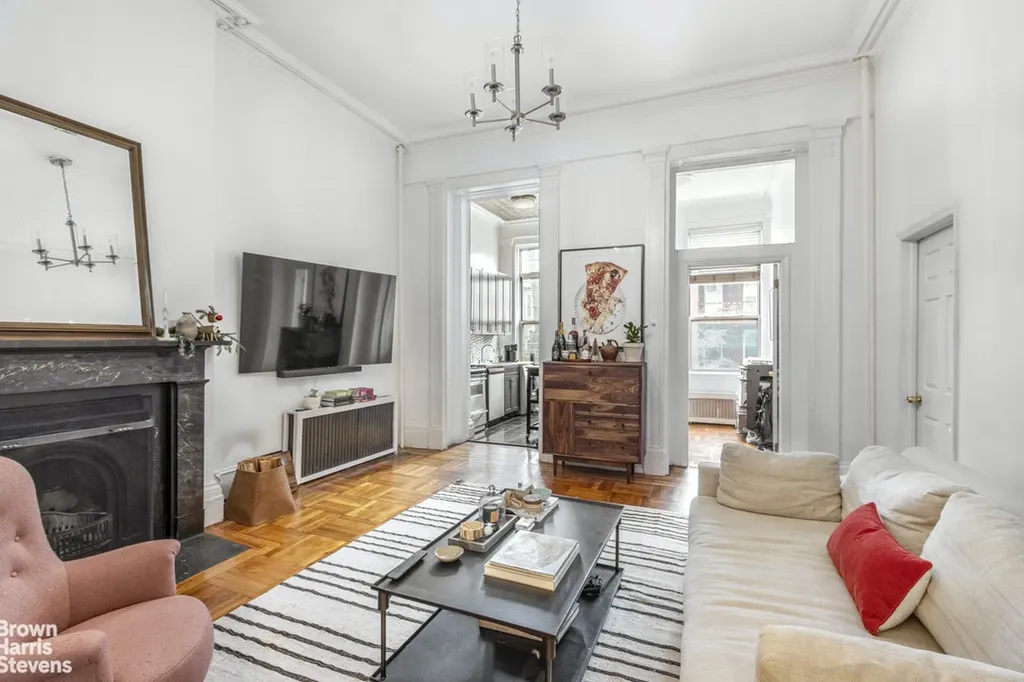 271 W 11th Street New York City NY 10014