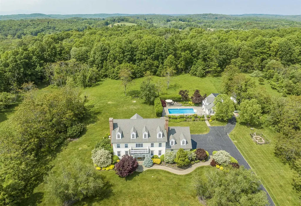 35 Oak Grove Road Salt Point NY 12578