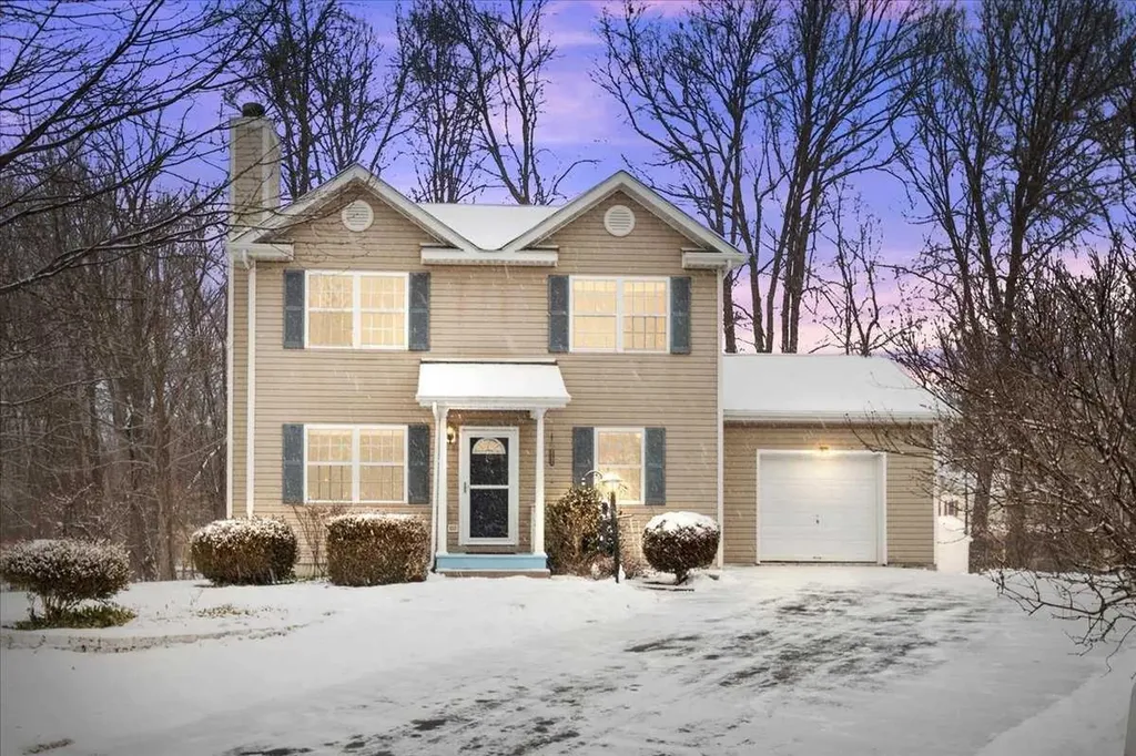 10 Woodside Terrace Poughkeepsie NY 12603
