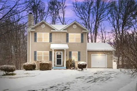 10 Woodside Terrace Poughkeepsie NY 12603