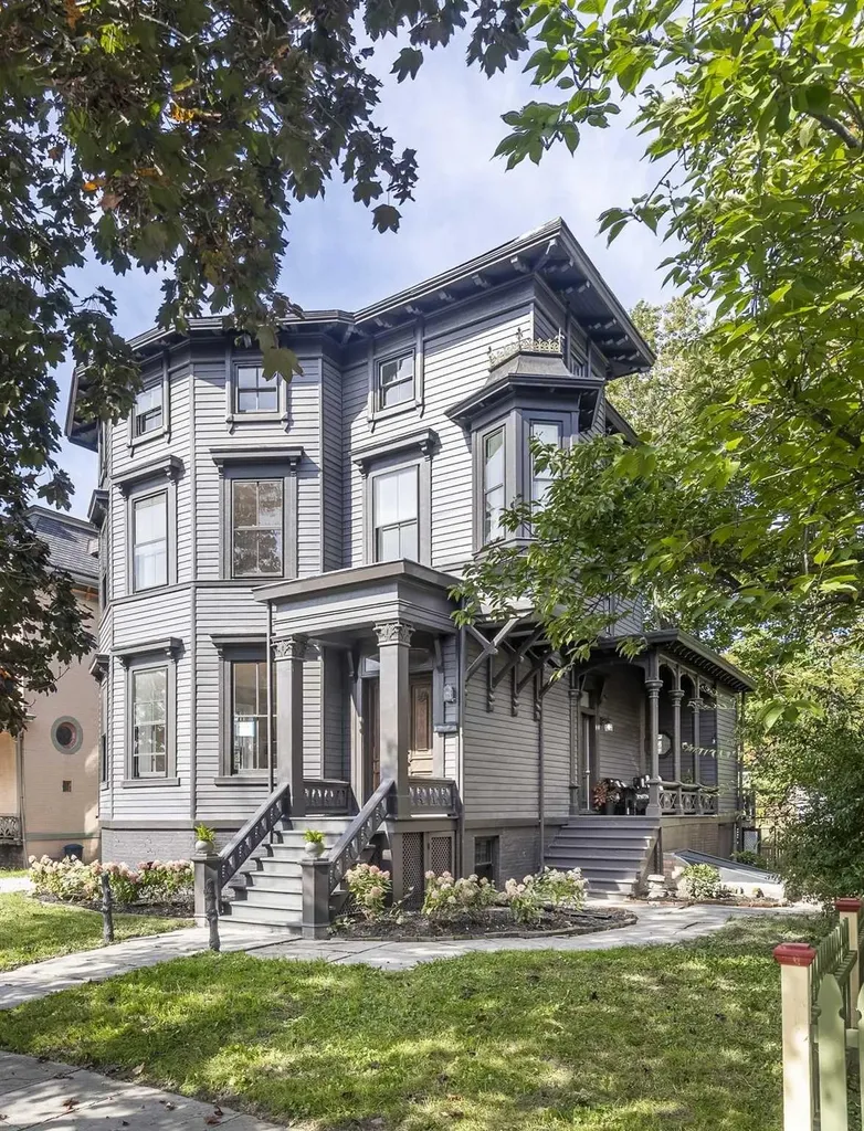 6 Willard Place Hudson NY 12534