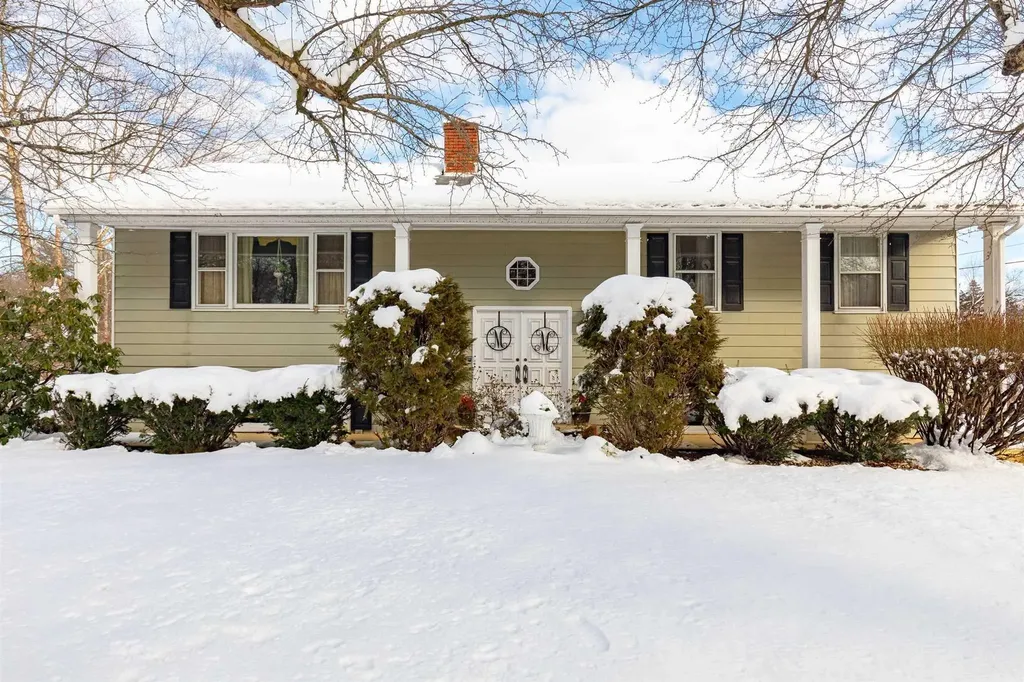 9 Robin Lane Hyde Park NY 12538
