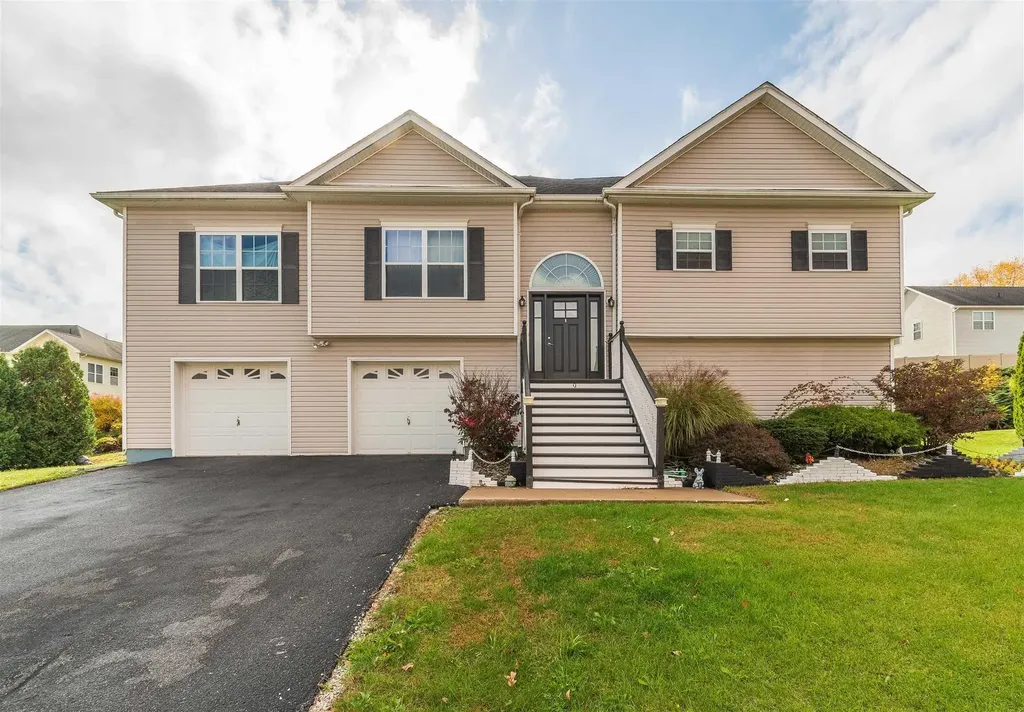 9 Carmella Road Highland NY 12528