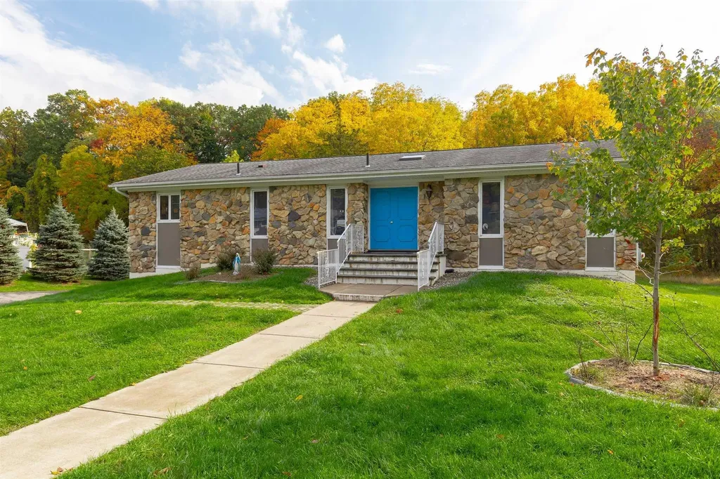 61 Scenic Drive Poughkeepsie NY 12603