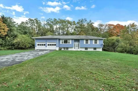 28 Rodrigo Knolls Millbrook NY 12545