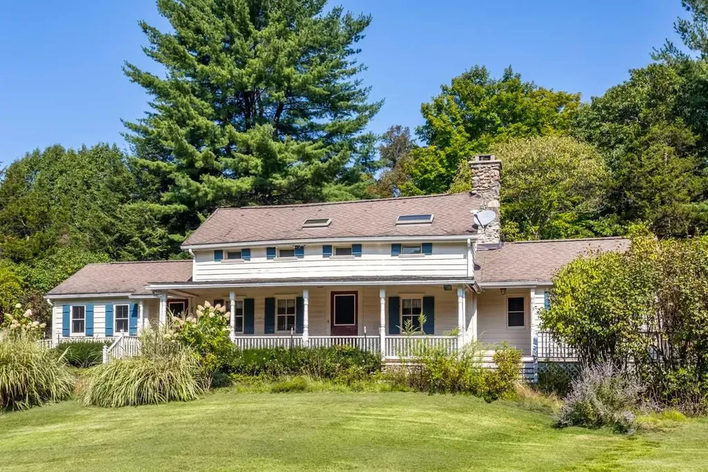 82 Church Road Red Hook NY 12571