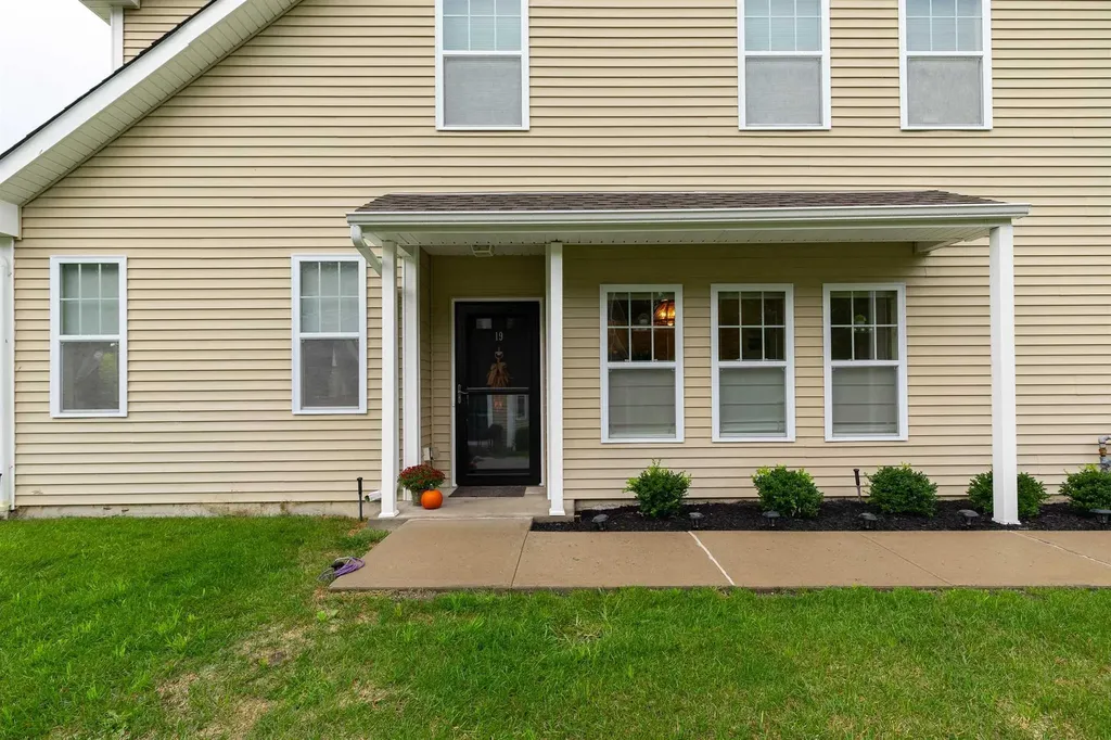 19 Halley Court Poughkeepsie NY 12601