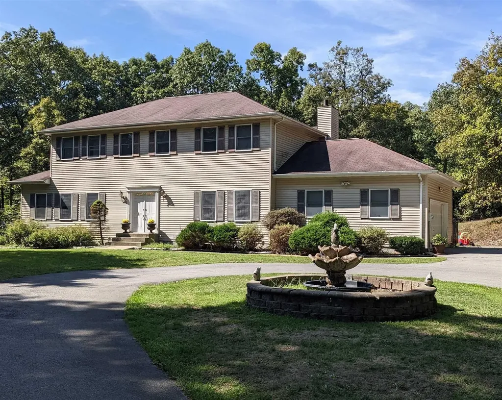 8 Valerie Drive Chester NY 10918