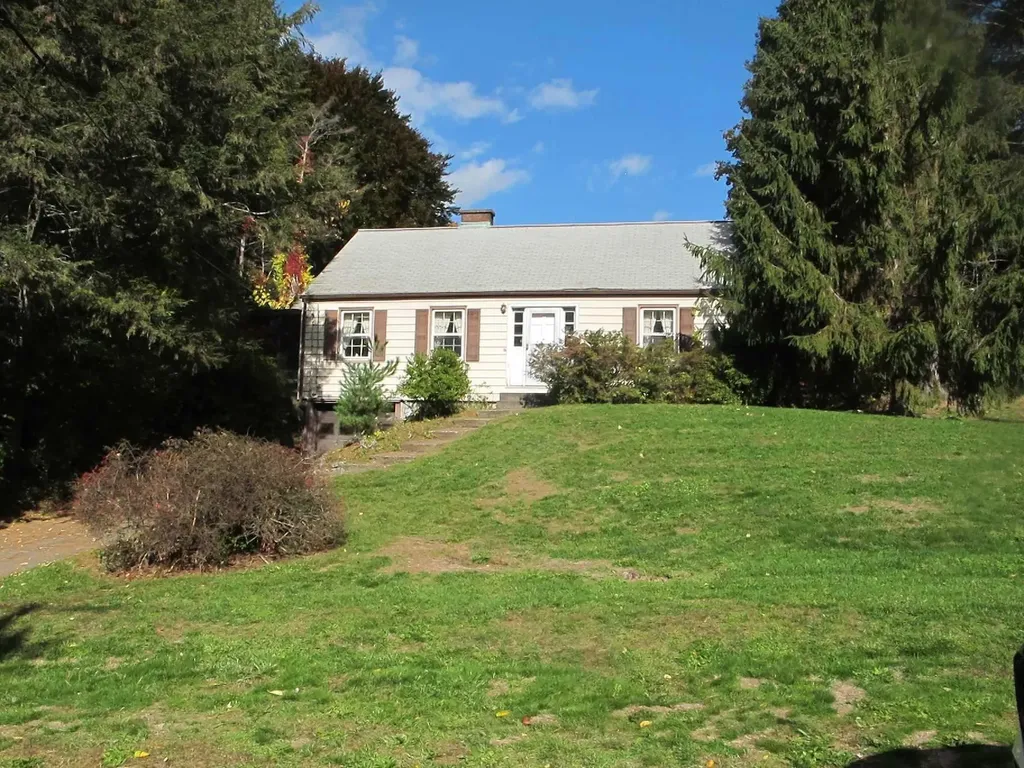 29 Main Street Hyde Park NY 12538